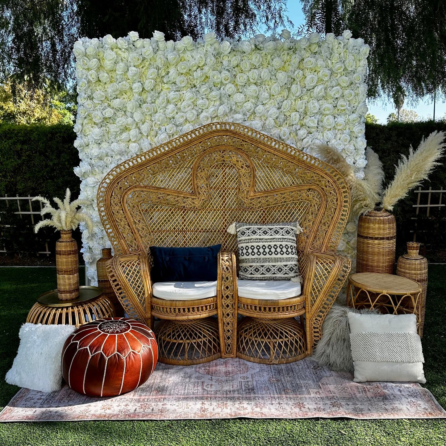 Double Peacock Chair Sweetheart Photo